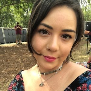 Meet your Posher, Alejandra